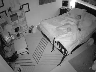 voyeurcam-hornyhostel-01 — chat