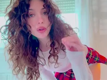 cleopatra_sinns — Goal: Hair appreciation   [ 598 tokens left ]