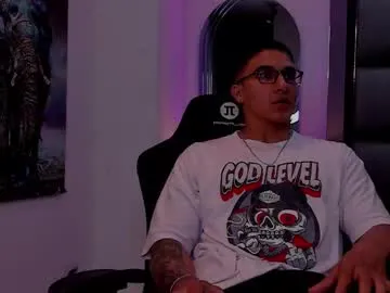 dash_bukoski — Cumshow when goal is reached. #latino #bigcock #feet #muscle #findom [1111 tokens remaining]