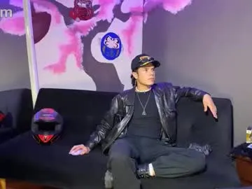 dhamyan_wang — GOAL: Show Spank Ass [200 tokens remaining] Welcome to my room! #couple  #Teen #Latino #Socks #new