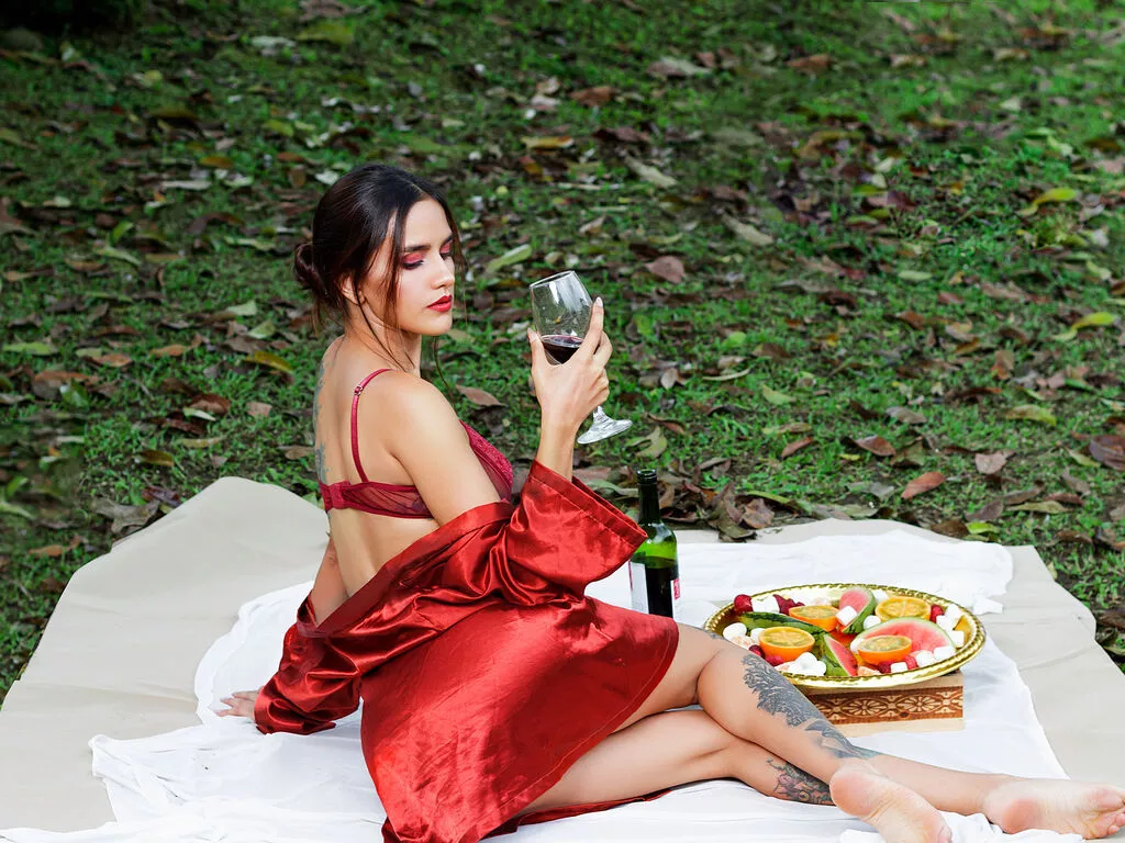 AmelieLautrec — I love experiencing with my body being daring without limits. Sensuality is my specialty, you will be ecstatic with the mind and the body let me know what is your deeper fantasy? I would love to fulfill it with you