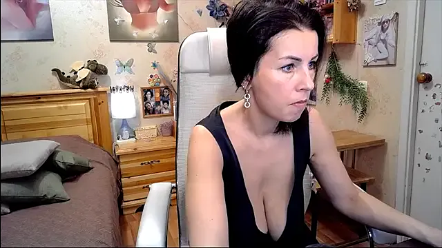 Kendra_Mom — #squirt#spanking#dirtytalk