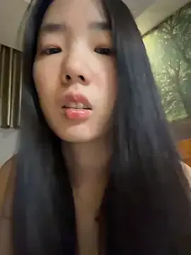 TinyBabe — show tits)